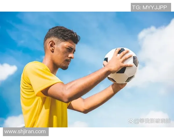 梳辫子黑人足球明星的传奇人生与场上风采的完美结合