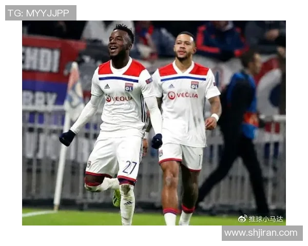 张伟独家解析足球技巧与战术分享助你提升球技与比赛理解能力